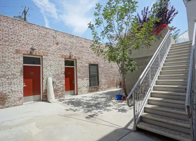 Property at 922 W 23rd St Unit 104, Los Angeles, CA, 90007, 4 beds, 2 baths, [object Object]