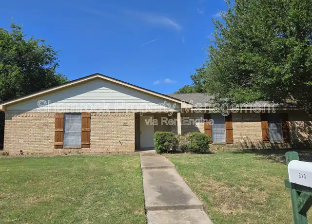Property at 313 Travis Ln, Hewitt, TX, 76643, 3 beds, 2 baths, [object Object]