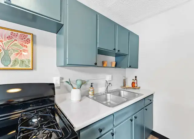 Property at The View on Vivion - 4763 N Highland Ave, Kansas City, MO, 64116, 1-2 bed, 1 bath, [object Object]