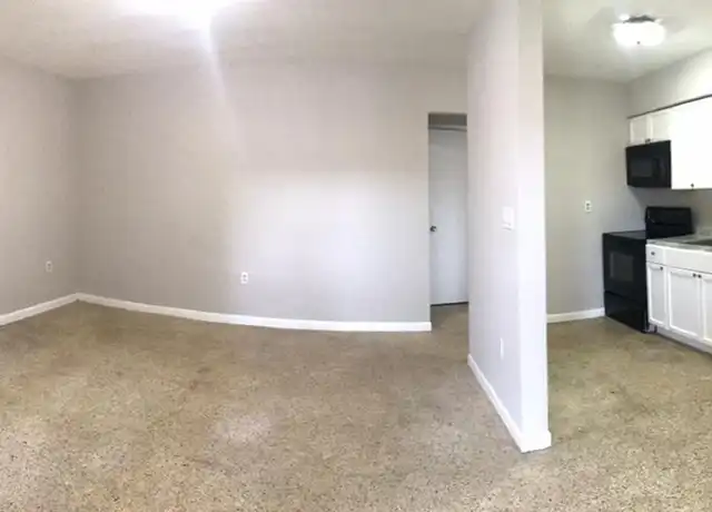 Property at Welcome to Our Charming 2-Bedroom and 1-Bathroom Aparments - 15940 NE 19th Pl, North Miami Beach, FL, 33162, 1 bed, 1 bath, [object Object]