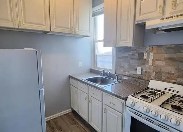 Property at 36 Hillside Ave #4, Williston Park, NY, 11596, 1 bed, 1 bath, [object Object]