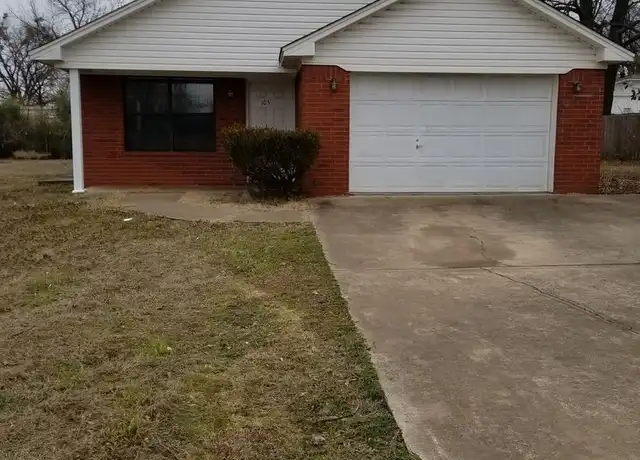 Property at 105 E 6th St, Russellville, AR, 72801, 3 beds, 2 baths, [object Object]