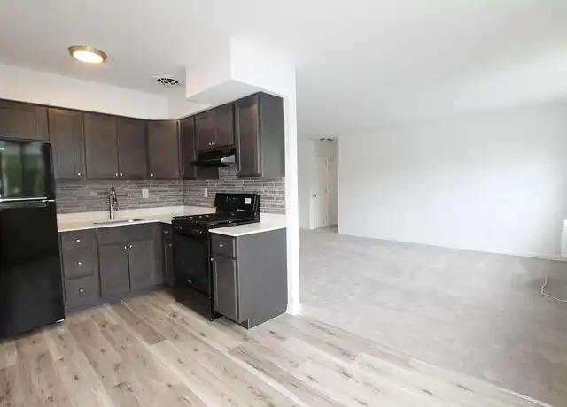 Property at 700 W Walnut Ln, Philadelphia, PA, 19144, 0-1 beds, 1 bath, [object Object]
