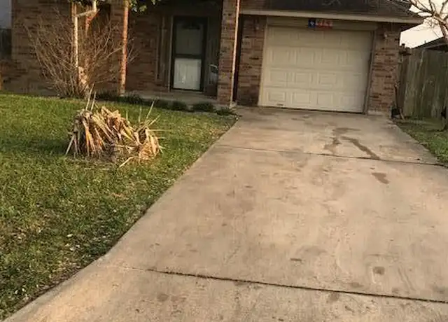 Property at 414 E 6th St, Los Fresnos, TX, 78566, 3 beds, 2 baths, [object Object]