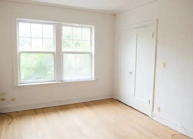 Property at 1606 W Sunnyside Ave Unit 1606-2S, Chicago, IL, 60640, 2 beds, 1 bath, [object Object]