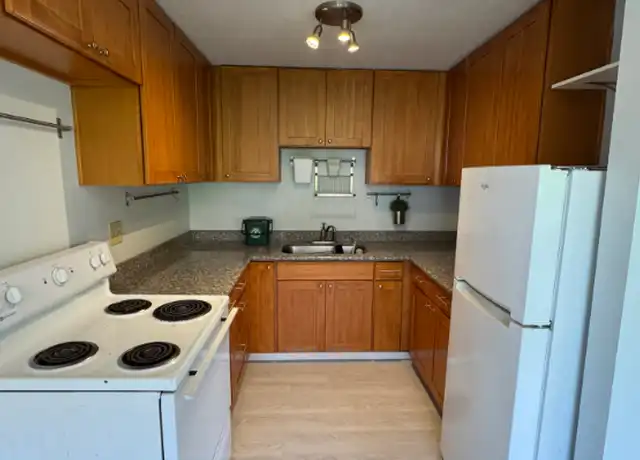 Property at 1451 E Republican St Unit 8, Seattle, WA, 98112, 2 beds, 1 bath, [object Object]