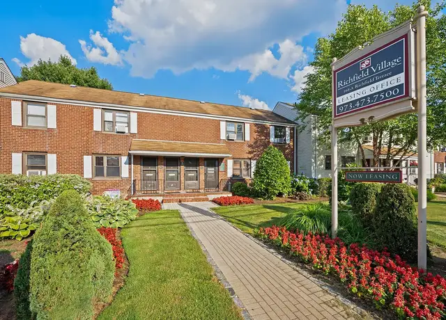 Photo of 168 Richfield Ter, Clifton, NJ 07012