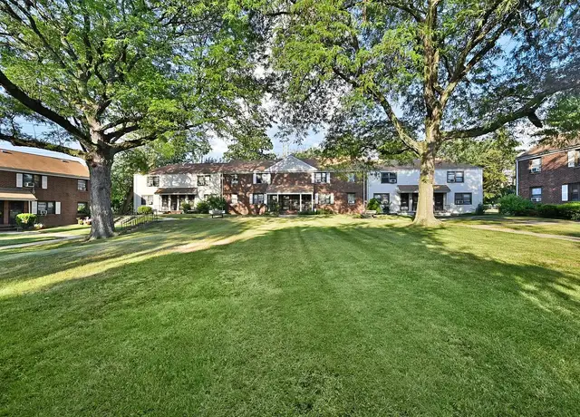 Photo of 168 Richfield Ter, Clifton, NJ 07012