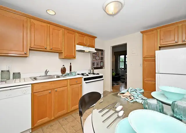 Photo of 168 Richfield Ter, Clifton, NJ 07012