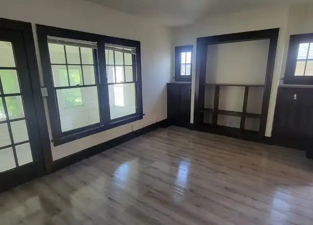 Property at 2011 Pierce St Unit 2013 UPPER 1, Sioux City, IA, 51104, 2 beds, 1 bath, [object Object]