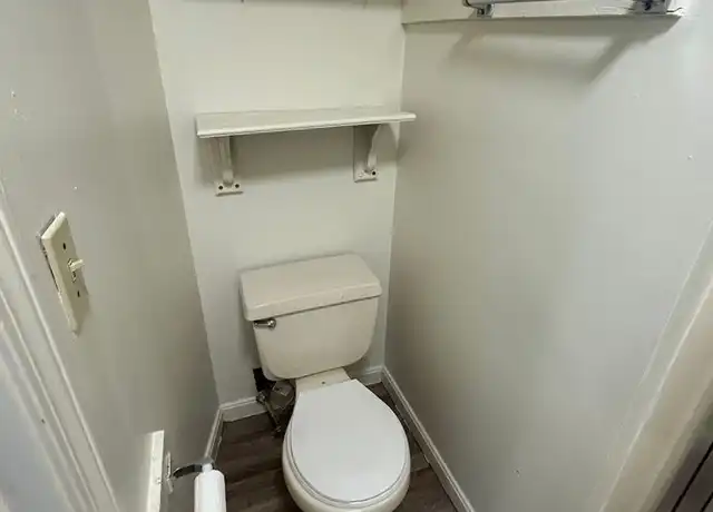 Property at 32 Main St Unit 8, Durham, NH, 03824, 2 beds, 1 bath, [object Object]
