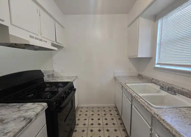 Property at 3714 S AVE Unit 5, Galveston, TX, 77550, 2 beds, 1 bath, [object Object]