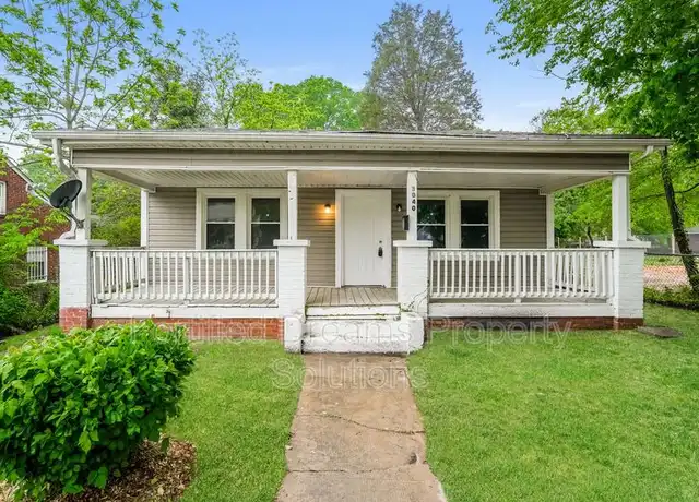 Property at 3040 N Patterson Ave, Winston Salem, NC, 27105, 4 beds, 1 bath, [object Object]