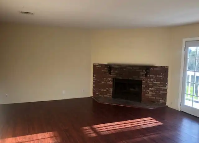 Property at 10947 Canoga Ave, Chatsworth, CA, 91311, 4 beds, 3 baths, [object Object]