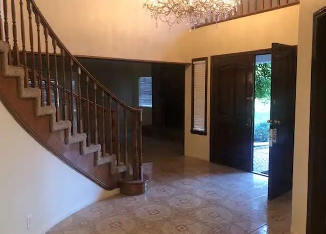 Property at 10947 Canoga Ave, Chatsworth, CA, 91311, 4 beds, 3 baths, [object Object]
