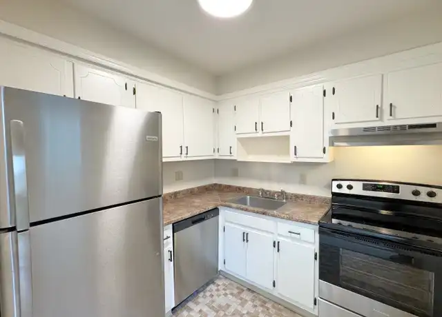 Property at 16 Glenwood Ave #3, Norwalk, CT, 06854, 2 beds, 1.5 baths, [object Object]