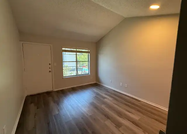 Property at 3907 E Southcross Unit 208, San Antonio, TX, 78222, 1 bed, 1 bath, [object Object]