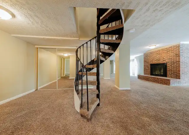 Property at Canter Pointe - 3650 Tates Creek Rd, Lexington, KY, 40517, 1-2 bed, 1-2 bath, [object Object]