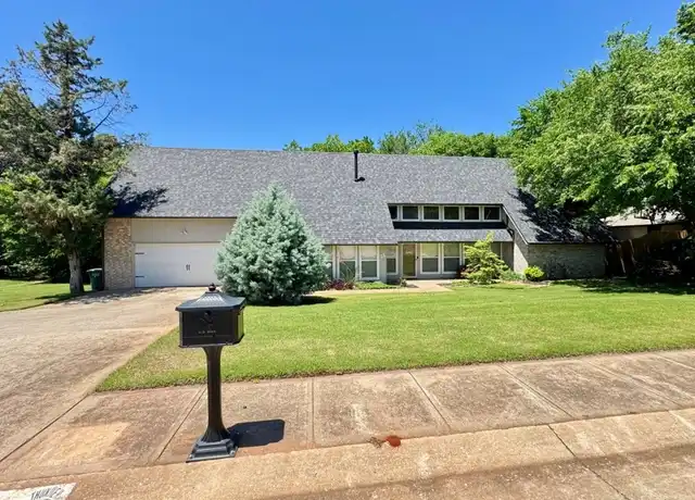 Property at 21 S Trail Ridge Rd, Edmond, OK, 73012, 4 beds, 3.5 baths, [object Object]