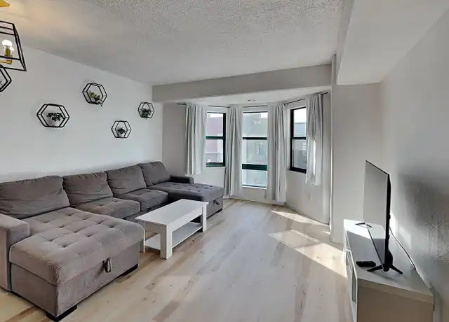 Property at 988 Franklin St, Oakland, CA, 94607, 1 bed, 1 bath, [object Object]