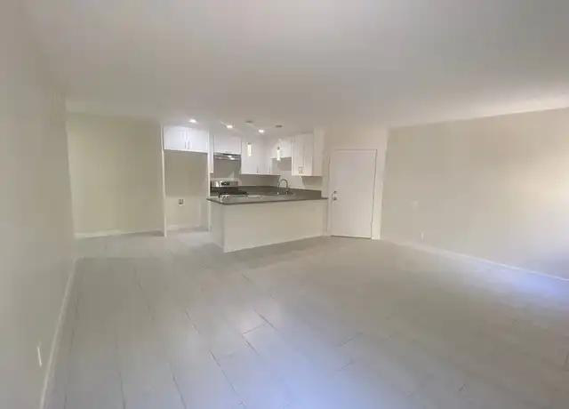 Property at Tarzana Terrace Apartments - 5665 Reseda Blvd, Tarzana, CA, 91356, 1-3 bed, 1-2 bath, [object Object]
