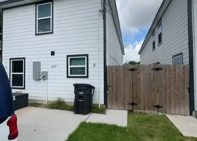 Property at 6009 Wedgefield St Unit B, Houston, TX, 77028, 3 beds, 2.5 baths, [object Object]