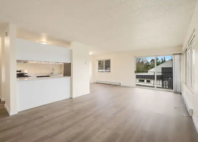 Property at Classic Apartments in Magnolia close to The Locks - 3119 W Commodore Way, Seattle, WA, 98199, 1 bed, 1 bath, [object Object]