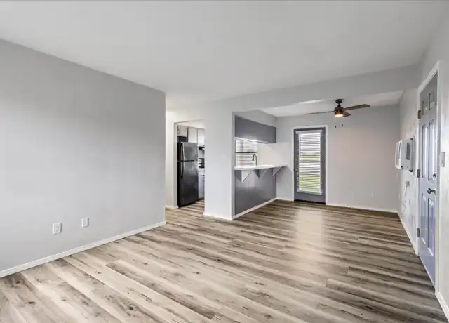 Property at 4002 NW Ozmun Ave Unit 4009-C10, Lawton, OK, 73505, 1 bed, 1 bath, [object Object]