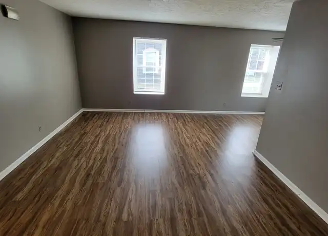 Property at 4403 Landside Dr, Louisville, KY, 40220, 2 beds, 1 bath, [object Object]