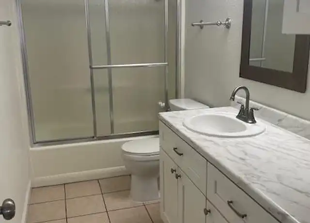 Property at 527 E Hawkeye Ave, Turlock, CA, 95380, 2 beds, 1 bath, [object Object]
