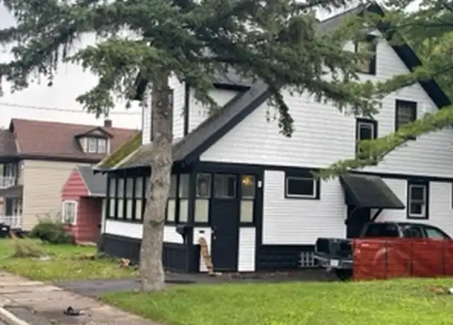 Property at 1112 E Colvin St Unit 1-RM 1, Syracuse, NY, 13210, 5 beds, 2 baths, [object Object]