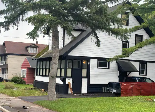 Property at 1112 E Colvin St Unit 1-RM 1, Syracuse, NY, 13210, 5 beds, 2 baths, [object Object]