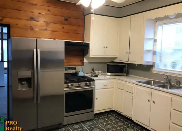Property at 727 Geranium Ave E, Saint Paul, MN, 55106, 2 beds, 1 bath, [object Object]
