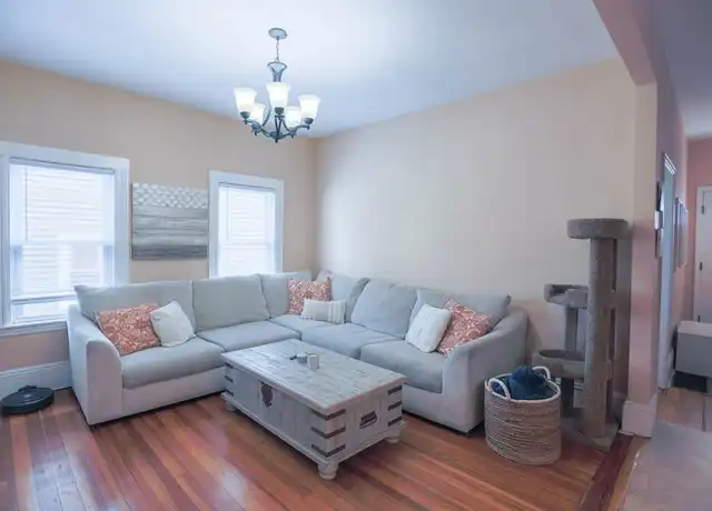 Property at 167 Jefferson Ave Unit 1, Everett, MA, 02149, 2 beds, 1 bath, [object Object]