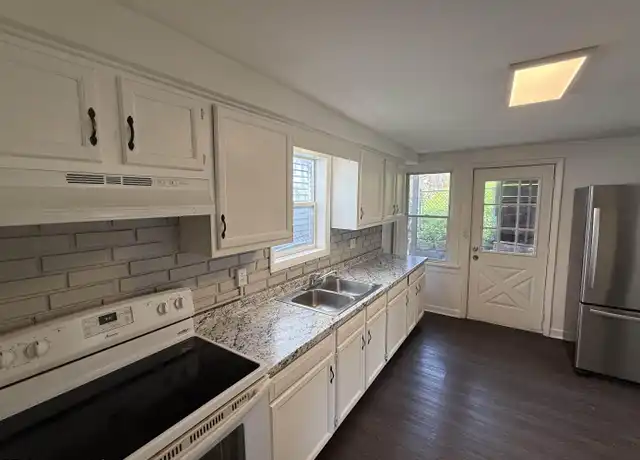 Property at 1415 Cedar Ave Unit 1, Scranton, PA, 18505, 3 beds, 1 bath, [object Object]