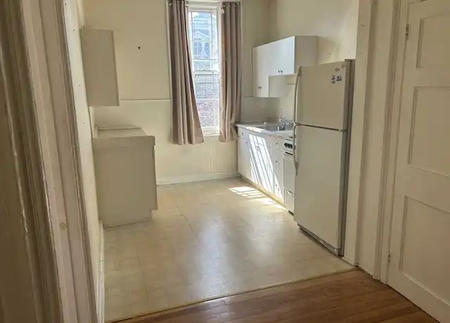 Property at 30 York St Apt 4, Lambertville, NJ, 08530, 1 bed, 1 bath, [object Object]