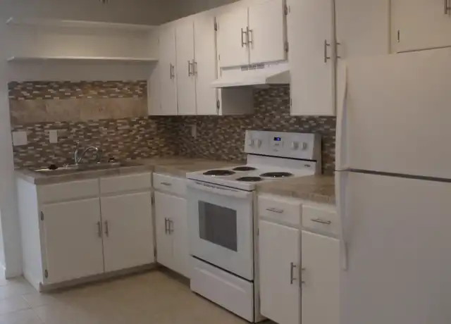 Property at 705 S Jackson St Unit 7B, Brenham, TX, 77833, 1 bed, 1 bath, [object Object]