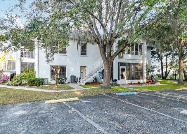 Property at 949 SE Mayo Dr, Crystal River, FL, 34429, 2 beds, 2 baths, [object Object]