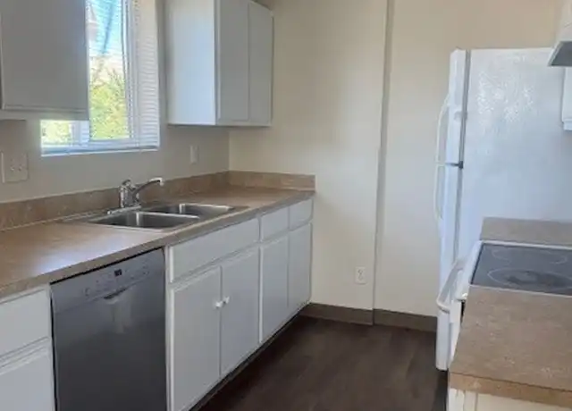 Property at 3440 Hawthorne Ave NE Unit 3450-105, Salem, OR, 97301, 3 beds, 2 baths, [object Object]