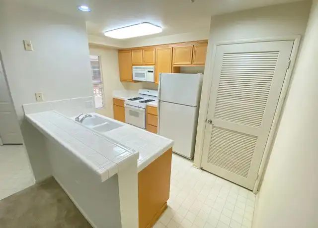Property at 240 Caldecott Ln #205, Oakland, CA, 94618, 1 bed, 1 bath, [object Object]