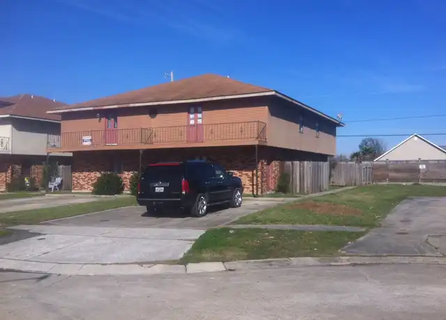 Property at 1665 Alexander Ct, Gretna, LA, 70056, 2 beds, 1.5 baths, [object Object]