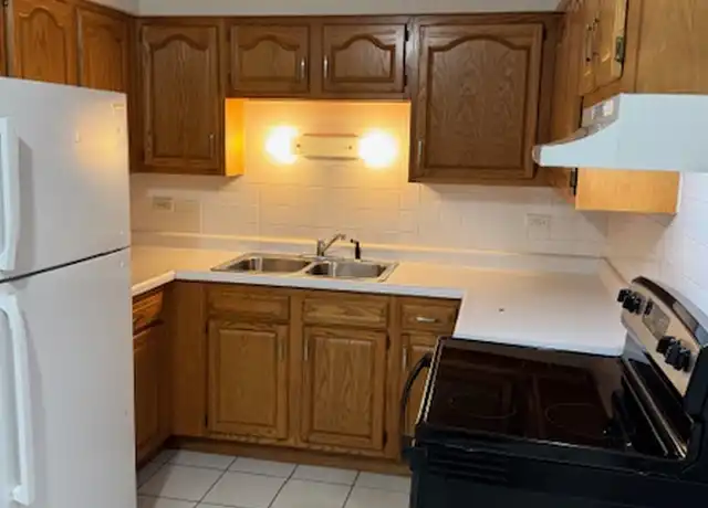 Property at 4329 W Park Lane Dr Unit 2A, Alsip, IL, 60803, 3 beds, 1.5 baths, [object Object]