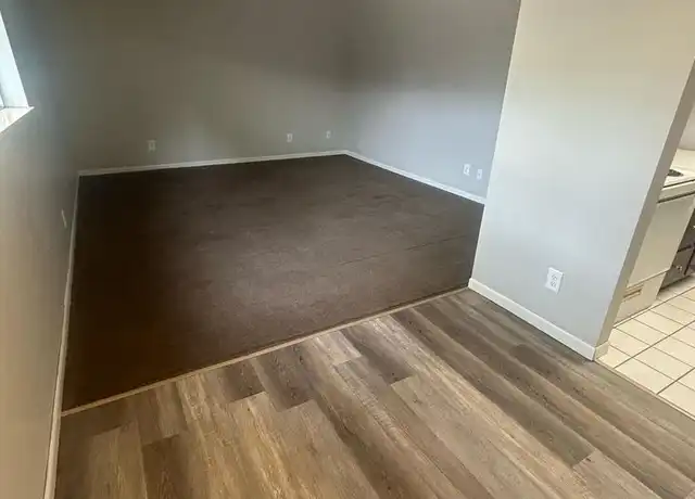 Property at 320 Riley Dr Unit 1E, Bloomington, IL, 61701, 2 beds, 1 bath, [object Object]