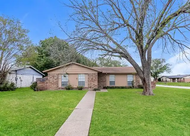 Property at 1933 Whitney Dr, Garland, TX, 75040, 4 beds, 2 baths, [object Object]