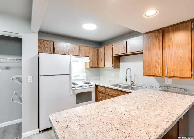 Property at 824 Security Dr Unit B102, Fond du Lac, WI, 54935, 2 beds, 1 bath, [object Object]