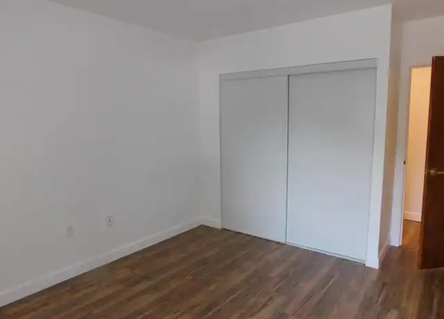 Property at 1000 Lexington St Unit 17, Waltham, MA, 02452, 2 beds, 1 bath, [object Object]