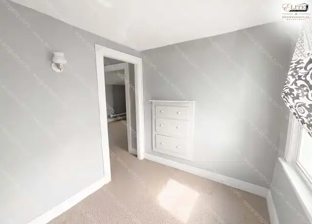 Property at 400 E Willard Ave, Lansing, MI, 48910, 1 bed, 1 bath, [object Object]
