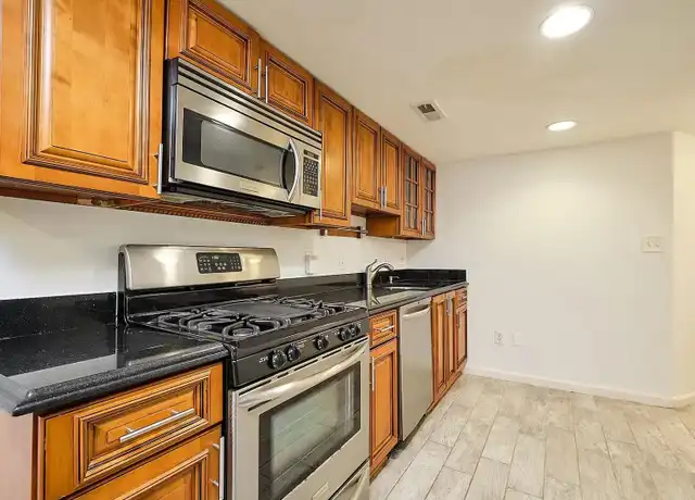 Property at 135 S St NW Unit 2, Washington, DC, 20001, 2 beds, 1 bath, [object Object]