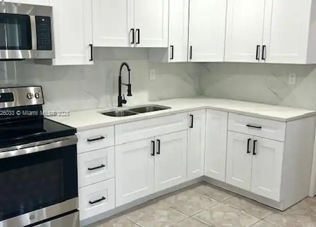 Property at 1224 NW 19th St Unit 2, Fort Lauderdale, FL, 33311, 2 beds, 2 baths, [object Object]
