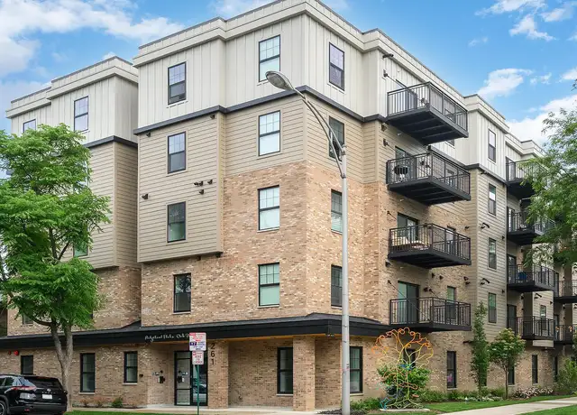 Photo of 261 Washington Blvd, Oak Park, IL 60302